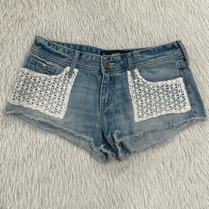 Hollister short short low rise denim lace shorts size 26/3